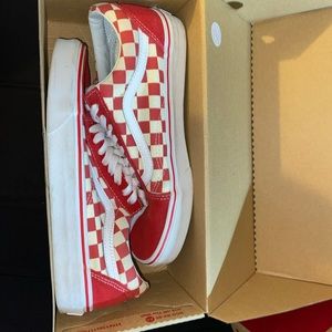 red checkered vans skating shoes